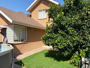 Casa en arriendo mensual en Es, Colina - 3 dormitorios, 3 baños