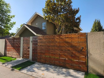 Casa en venta en El haras, Colina - 5 dormitorios, 4 baños
