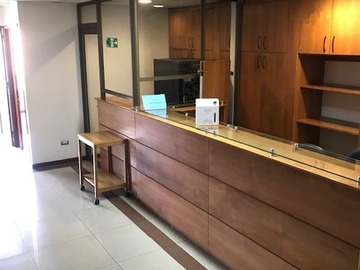 Oficina en arriendo mensual en Torre alameda - av. Bernardo o´higgins con san antonio, Santiago - 15 dormitorios, 15 baños
