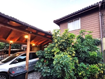 Casa en venta en Av. Costanera Norte, Los Suspiros, Puente Alto - 3 dormitorios, 2 baños