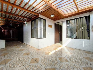 Casa en venta en nueva san Martín con las naciones, Maipú - 3 dormitorios, 2 baños