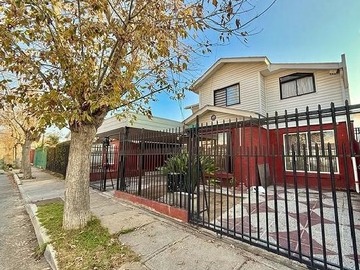 Casa en venta en Mayas, Quilpué - 5 dormitorios, 3 baños