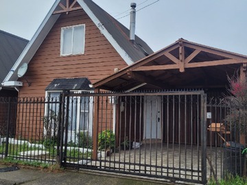 Casa en venta en Casa Esquina Reina Sofía Excelente Ubicación - 3 dormitorios, 2 baños