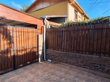 Casa en venta en Oportunidad de Inversión en Barrio Tranquilo (145008), Conchalí - 3 dormitorios, 1 baño