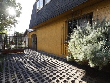 Casa en venta en Trinidad ramírez / los nogales, La Cisterna - 6 dormitorios, 3 baños