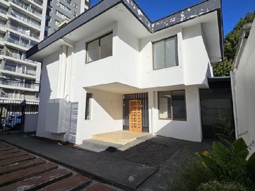 Casa en venta en Concepción centro esquina chacabuco, Concepción - 8 dormitorios, 5 baños