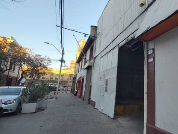Local Comercial en venta en Local de 300M2 a pasos del Metro Cal y Canto (181644), Santiago
