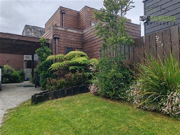 Casa en venta en Condominio Las Pataguas, Puerto Varas - 5 dormitorios, 5 baños