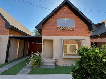 Casa en venta en Riquelme 134, La Cruz - 3 dormitorios, 3 baños