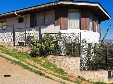 Casa en venta en Achupallas, Viña del Mar - 4 dormitorios, 3 baños