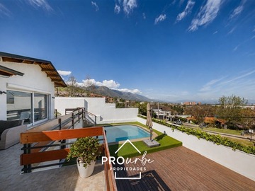 Casa en venta en Los Dominicos, Las Condes - 4 dormitorios, 4 baños