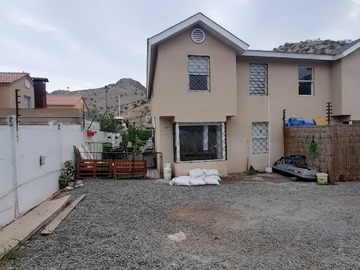 Casa en venta en Valle Lo Campino, Quilicura - 3 dormitorios, 2 baños