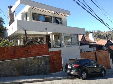 Casa en venta en Excelente Conectividad en Zona Tranquila (140737), Viña del Mar - 5 dormitorios, 4 baños