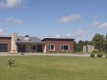Casa en arriendo mensual en Casa en Arriendo Parcela Puerto Varas de 3D y 2B amoblada, Puerto Varas - 3 dormitorios, 2 baños