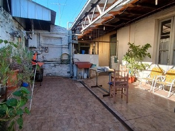 Casa en venta en Pintor Cicarelli con Artemio Gutiérrez, San Joaquín, San Joaquín - 4 dormitorios, 1 baño