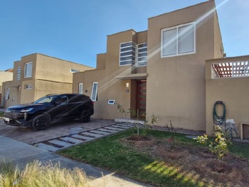 Casa en venta en 4 esquinas 4500, La Serena, La Serena - 4 dormitorios, 3 baños