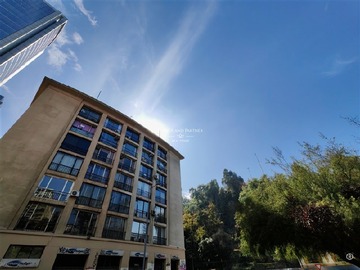 Oficina en arriendo mensual en Metro Santa Lucia, Santiago - 5 dormitorios, 2 baños
