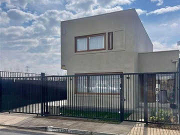 Casa en venta en los criadores 208, Machalí - 3 dormitorios, 3 baños