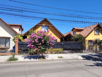 Casa en venta en Calle 12 Poniente, Talca - 4 dormitorios, 2 baños