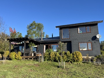 Casa en venta en Segunda faja km 15, Pucón - 4 dormitorios, 2 baños