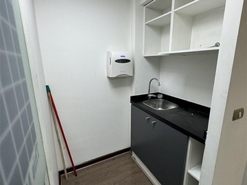 Oficina en venta en Carmen Covarrubias, Ñuñoa - 2 dormitorios, 1 baño