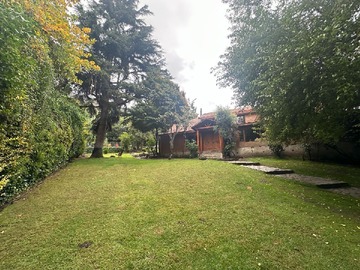Casa en venta en Lo Barnechea, El Arrayán, Lo Barnechea - 3 dormitorios, 2 baños