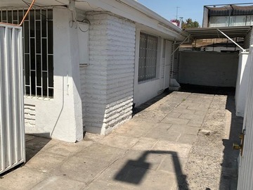 Oficina en arriendo mensual en Casa apta para uso familiar u oficina, Las Condes - 4 dormitorios, 2 baños