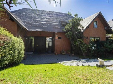 Casa en arriendo mensual en Camino el paso 4110, Peñalolén - 6 dormitorios, 4 baños