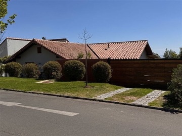 Casa en venta en Las pircas, Peñalolén - 5 dormitorios, 6 baños