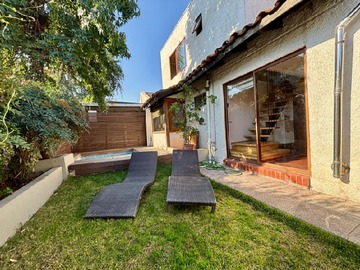 Casa en venta en Vicente p. Rosales / v. Puelma / ossandon, La Reina - 4 dormitorios, 4 baños
