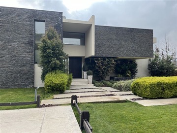 Casa en venta en Las Brisas de Chicureo, Colina - 5 dormitorios, 6 baños