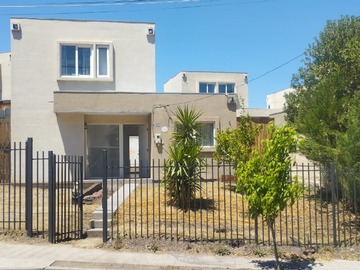 Casa en venta en Los montes, Til til - 3 dormitorios, 3 baños