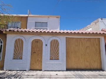 Casa en venta en John Bradford, Calama - 2 dormitorios, 1 baño