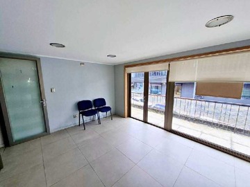 Oficina en venta en Se vende oficina en pleno centro de Valdivia (170168), Valdivia - 3 dormitorios, 1 baño