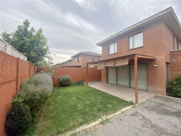 Casa en venta en Pedro Garhnam Saravia 2577, Buin - 3 dormitorios, 3 baños