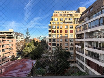 Departamento en arriendo mensual en Luminoso depto en Las Condes (175906), Las Condes - 2 dormitorios, 2 baños