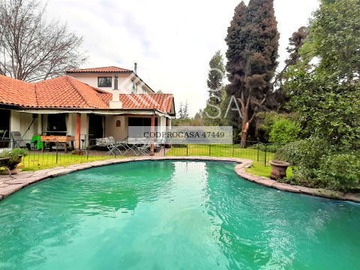 Casa en venta en Vende - camino las flores, Las Condes - 6 dormitorios, 4 baños
