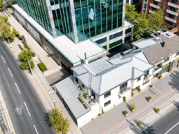 Casa en venta en Metro el golf plaza peru, Las Condes - 6 dormitorios, 3 baños
