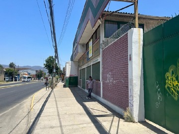 Local Comercial en arriendo mensual en Quillota, Quillota - 1 dormitorio, 2 baños