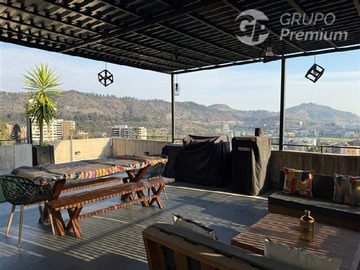 Casa en venta en Condominio El Almendro - El mirador Bosques de La Piramide, Huechuraba - 4 dormitorios, 5 baños