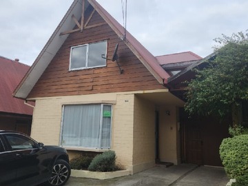 Casa en arriendo mensual en Barrio Germania, Puerto Varas - 3 dormitorios, 2 baños