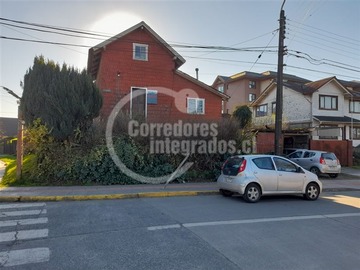 Casa en venta en Hotel Cumbres, Puerto Varas - 3 dormitorios, 2 baños