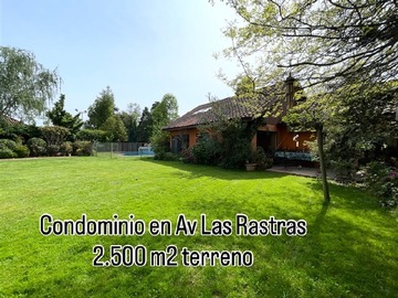 Casa en venta en Av las rastras, Talca - 4 dormitorios, 3 baños