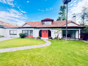 Casa en venta en Casa con todo el espacio que necesitas (75771), La Reina - 5 dormitorios, 4 baños