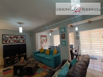 Casa en venta en Casa en Curauma, Valparaíso - 3 dormitorios, 3 baños