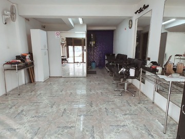 Local Comercial en arriendo mensual en Avenida Vicuña Mackenna, Santiago - 1 dormitorio, 1 baño