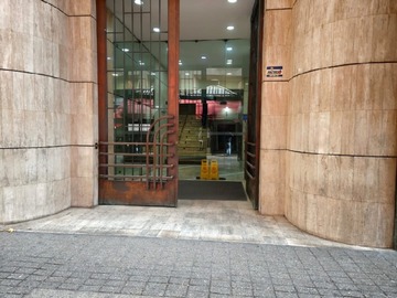Oficina en arriendo mensual en Moneda / matias causiño, Santiago - 3 dormitorios, 1 baño