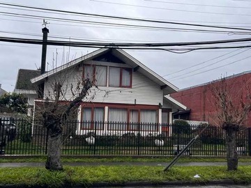 Casa en arriendo mensual en Casa con 5 dormitorios y 4 estacionamientos (174678), Temuco - 5 dormitorios, 2 baños