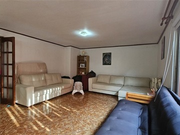 Casa en venta en Tadeo Vargas / Metro Blanqueado, Quinta Normal - 5 dormitorios, 3 baños