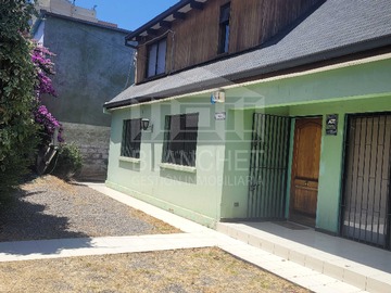 Casa en venta en Casa Comercial con bodega Cuarta Avenida (158816), San Miguel - 6 dormitorios, 4 baños